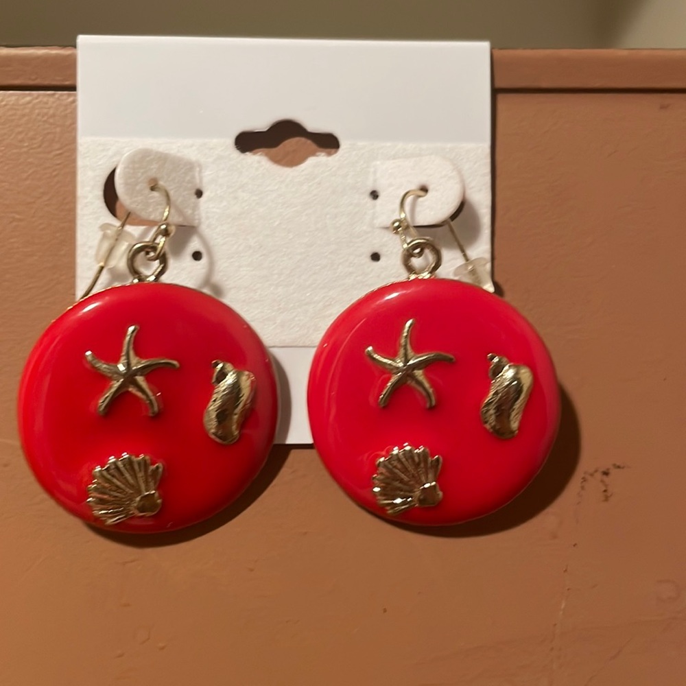 NWOT ocean theme dangle earrings